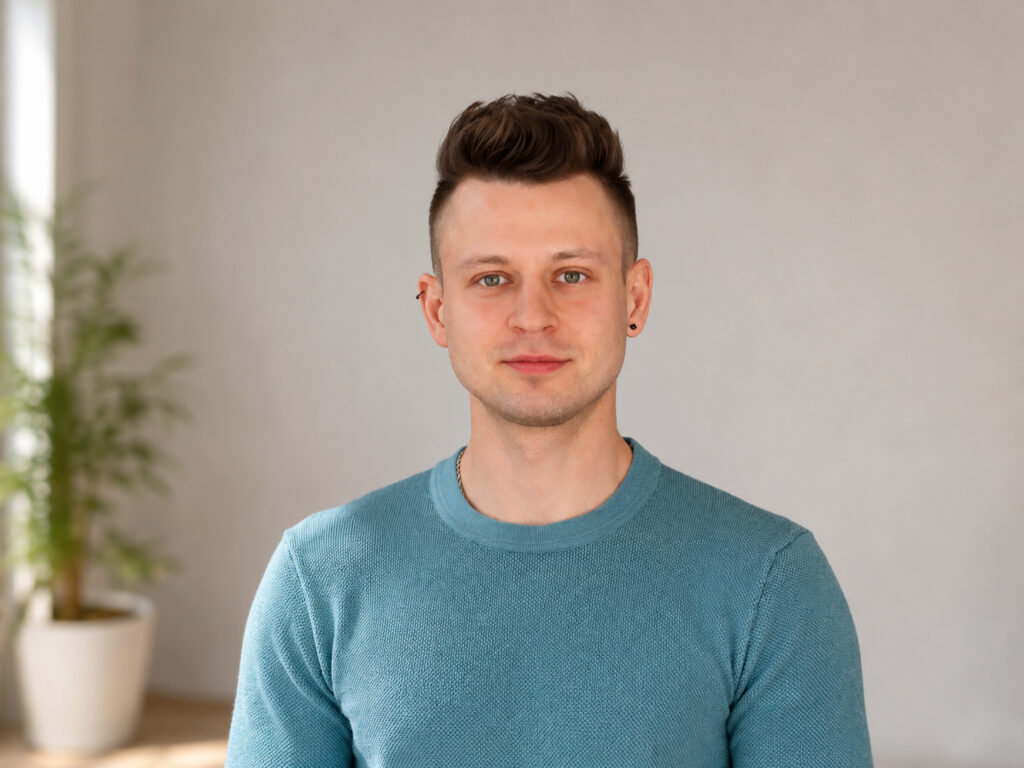 Ilja Panin, Ihr Spezialist für Rückenschmerzen in Jena, bietet individuelle Coachings zur Wiederherstellung der schmerzfreien Beweglichkeit an.